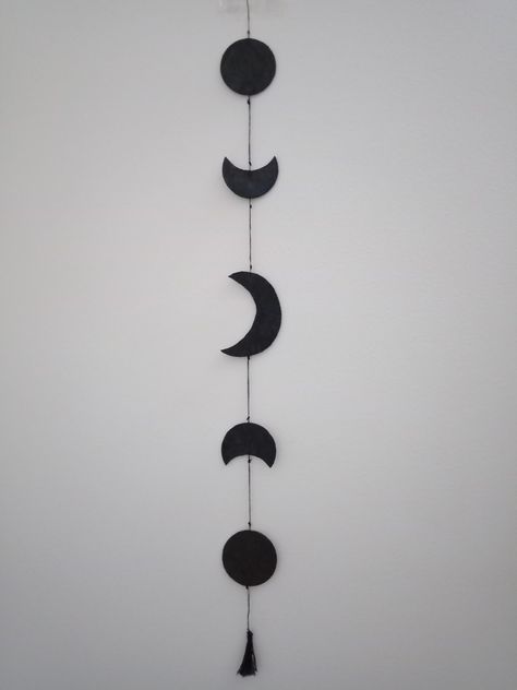 Diy Moon Phases Wall Hangings, Moon Wall Hanging Diy, Diy Ideas Aesthetic, Home Decor Ideas Diy, Hanging Diy, Paper Moon, Wall Hanging Crafts, Wall Hanging Diy, Wall Hanging Decor