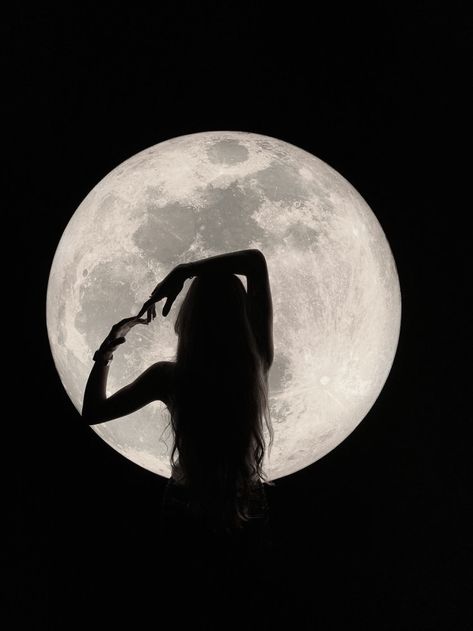 Goddess Aesthetic, Art Basics, Peace Illustration, Dark Feminine Aesthetic, Moon Photography, Beautiful Dark Art, Witch Aesthetic, Cute Wallpaper For Phone, Moon Goddess