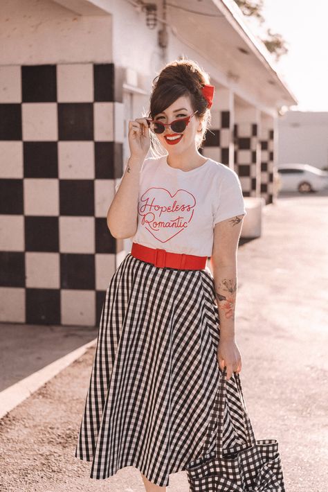 1950s Bowling Outfit, 1950s Diner Outfit, Rockabilly Summer Outfits, 1950s Skirt Outfit, Retro Vintage Outfits 1950s, Retro Colorful Outfits, 50s Skirt Outfit, Easy 50s Outfit, Retro Skirt Outfits