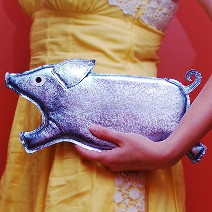 Pig Outfit, Pig Bag, Clothespin Bag, Glitter Fashion, Diy Bags Patterns, Diy Clothes Design, Wicker Bags, Blue Accessories, Patchwork Bags