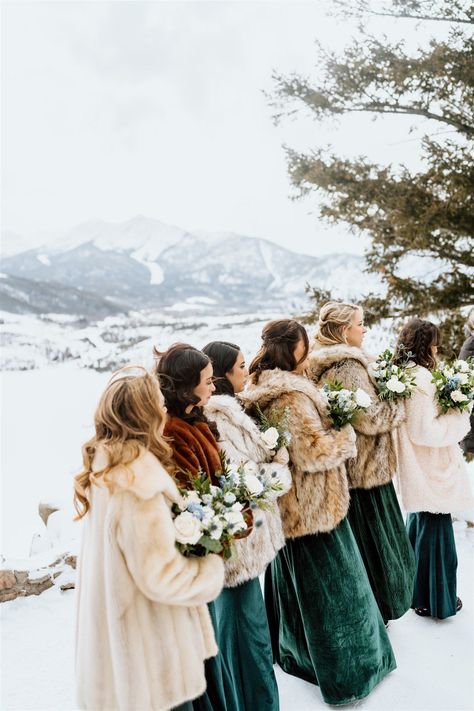 Winter Mountain Wedding Colorado // Breckenridge Wedding // Whitney Rae Photography - I can’t wait for you to see more of this wedding in Breckenridge at Sapphire Point. If you’re planning your Colorado wedding, you’ll want to see more of Sierra and David’s day. Get inspired by winter themed wedding, wedding invitations elegant, winter bouquet, and mountain wedding venues. Book me for your Breckenridge elopement photos or intimate wedding at bywhitneyrae.com! Winter Mountain Wedding Colors, Cowboy Winter Wedding, Winter Ranch Wedding, Banff Winter Wedding, Ski Resort Wedding Winter, Winter Wedding Colorado, Winter Ski Wedding, Winter Wedding Mountains, Ski Lodge Wedding Winter