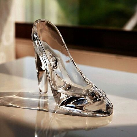 ini bukan magic seperti sulap. ini magic yg berarti cinta yg membuat … #fiksipenggemar # Fiksi penggemar # amreading # books # wattpad Shoes Sculpture, Cinderella Aesthetic, Glass Shoe, Glass Heels, Glass Shoes, Dr Shoes, Cinderella Shoes, Prom Heels, Nordic Decor