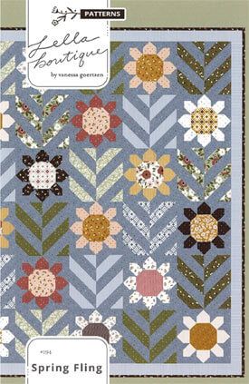 Moody Green, Irish Chain Quilt, Nancy Zieman, Border Fabric, Fat Quarter Quilt, Quilt Block Patterns Free, Quilt Square Patterns, Flower Quilts, Crazy Patchwork