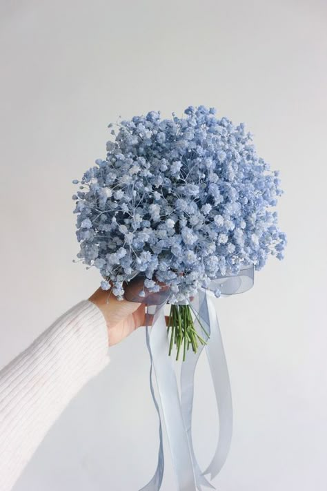 Blue Baby Breath Bouquet, Blue Baby Breath, Blue Flowers Bouquet, Wedding Flower Trends, Baby Blue Weddings, Blue White Weddings, Bridal Bouquet Blue, Blue Weddings, Beautiful Bridal Bouquet