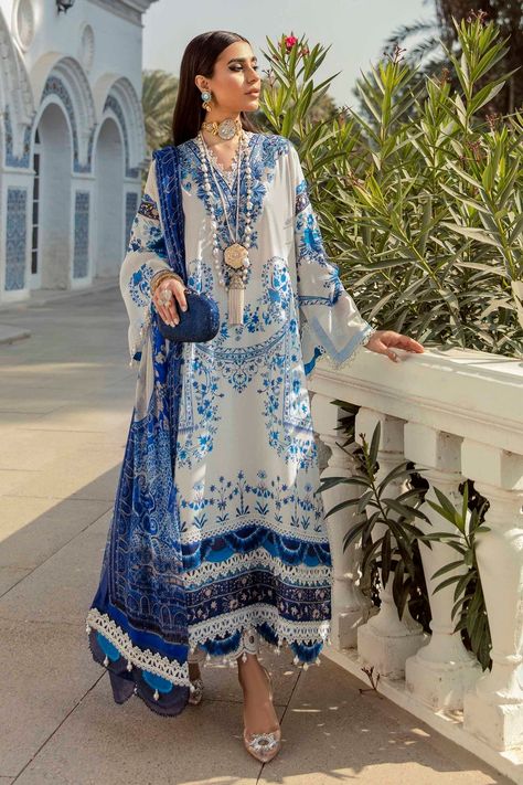 Kameez Trouser Designs, Pakistan Street, Pakistani Dresses Online, Pakistani Suits Online, Pakistani Designer Suits, Desi Outfits, Pakistani Style, Pakistani Suit, Sana Safinaz