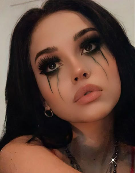 Hallowen Schminke, Nem Halloween Makeup, Maquillage Halloween Simple, Halloweenský Makeup, Halloween Make-up Looks, Holloween Makeup, Vampire Makeup, Cute Halloween Makeup, Desain Buklet