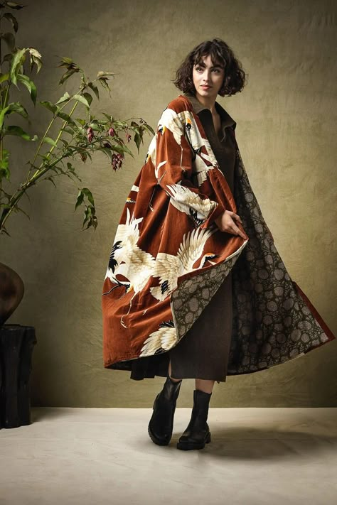 Velvet Duster Coat, Art Deco Aesthetic Outfit, Statement Fashion Pieces, Velvet Duster, Statement Jacket, Kimono Duster, Velvet Coat, Sustainable Fabric, Creation Couture