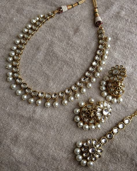 Pearl And Stone Necklace, Desi Jewellery, Heavy Jewellery, Indian Wedding Jewelry Sets, Kundan Jewellery Set, Choker Necklace Designs, Collection Ideas, Indian Bridal Jewelry Sets, Antique Jewellery Designs