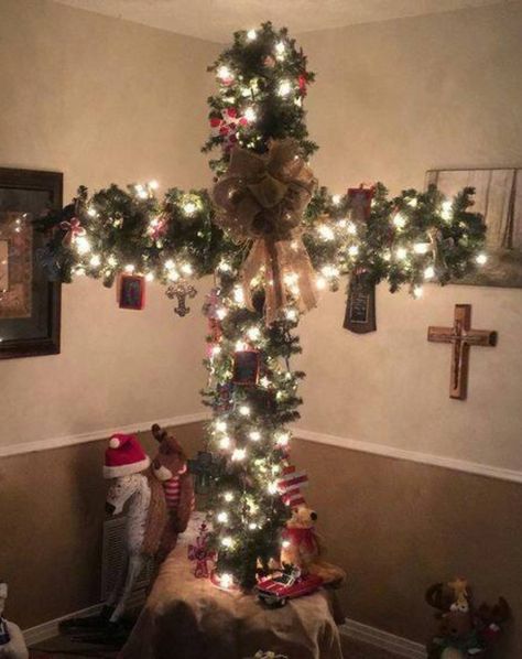 Cross wrapped with greenery and lights Cozy Farmhouse Christmas, Farmhouse Christmas Decorations, Cross Tree, Church Christmas Decorations, Cross Christmas Tree, Christmas Creative, Christmas Tree Topper Bow, Unicorn Christmas, Christmas Decorations Cheap