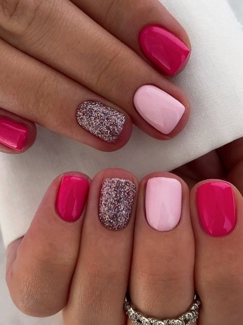 hot pink short nails with glitter Sns Nails Colors, Pink Gel Nails, Hot Pink Nails, Cute Gel Nails, Dipped Nails, Fancy Nails, Short Acrylic Nails, Valentine's Day Nails, Valentines Nails