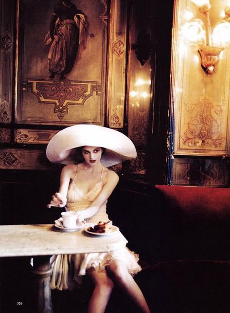 High tea in Venice Ellen Von Unwerth Photography, Cafe Society, Mario Sorrenti, Magazine Clippings, Patrick Demarchelier, Ellen Von Unwerth, Paolo Roversi, Tim Walker, Vogue Us