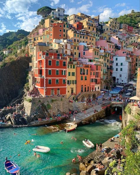 Italy Vibes, Cinque Terre Italy, Italy Summer, Italy Trip, Italy Aesthetic, Voyage Europe, Destination Voyage, Dream Travel Destinations, Beautiful Places To Travel