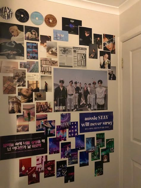 Door Poster Ideas, Wall Decor Kpop Aesthetic, Photocard Room Decor, Skz Diy Room Decor, Skz Bedroom Ideas, Skz Posters Aesthetic, Poster Organization Ideas, Kpop Poster Wall Ideas Room, Skz Bedroom