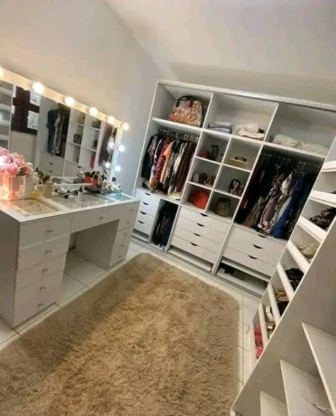 Dressing Room Decor, Dressing Room Closet, Dream Closet Design, Luxury Room Bedroom, Luxury Closets Design, Beauty Room Decor, Wardrobe Room, Closet Decor, Glam Room