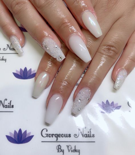 Soft white acrylic powder with designs White Powder Nails With Design, Powder Nails With Design, White Powder Nails, Color Powder Nails, French Manicures, Glitter Accent Nails, Nail Designs Pictures, Acrylic Nail Powder, Spring Acrylic Nails