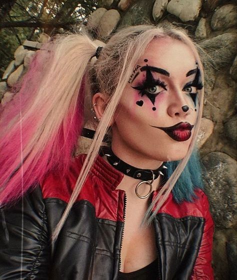 Harley Quinn Clown Costume, Harley Quinn Makeup Red And Black, Easy Harley Quinn Makeup, Black Harley Quinn Makeup, Harley Quinn Face Paint, Harley Quinn Makeup Halloween, Harley Quinn Costume Makeup, Harley Quinn Outfit Ideas, Harley Quinn Makeup Ideas