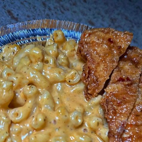 Opals Kitchen on Instagram: "Under the honey glaze sweet & spicy chicken you got the buttermilk mac and cheese….

Come eat good with us…

#macandcheese #mac #cheese #foodie #foodblogger #chefdre #honey #homemade #hotmeals #stopplaying #mywork #welldone" Buttermilk Mac And Cheese, Hot Honey Chicken Tenders, Honey Chicken Tenders, Sweet Spicy Chicken, Hot Honey Chicken, Sweet And Spicy Chicken, Hot Honey, Homemade Ranch, Honey Chicken