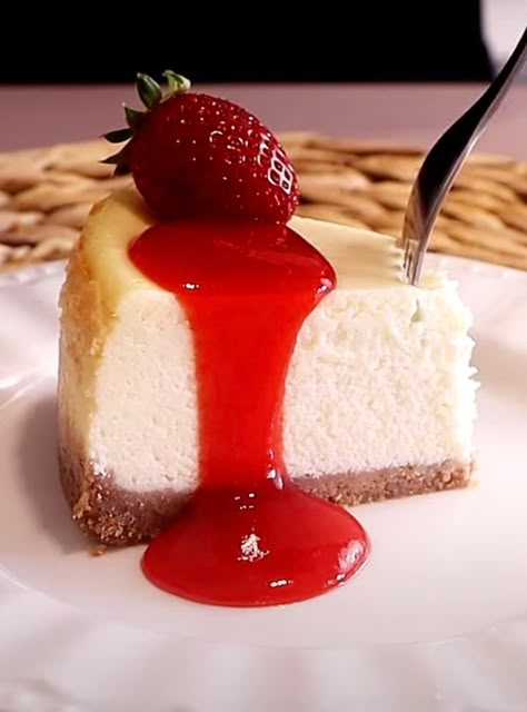 The Easiest New York Cheesecake Recipe | No Water Bath Cheesecake Recipes Water Bath, New York Cheesecake No Water Bath, Easy Cheesecake Recipes No Water Bath, Nabisco Cheesecake Recipe, Easy New York Cheesecake, No Water Bath Cheesecake, Cheesecake Without Water Bath, Cheesecake Recipes No Water Bath, Cheesecake Recipe No Sour Cream