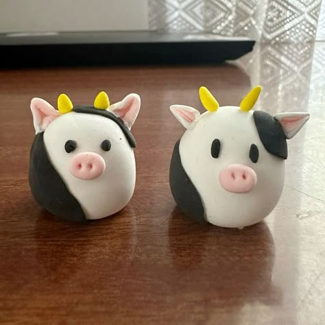 Clay Craft Date Ideas, Cow Made Out Of Clay, Easy Clay Date Ideas, Cute Clay Date Ideas, Cute Little Clay Animals, Air Dry Clay Animals Tutorials, Playdough Creations Ideas, Mini Clay Animals Easy, Clay Crafts Cow