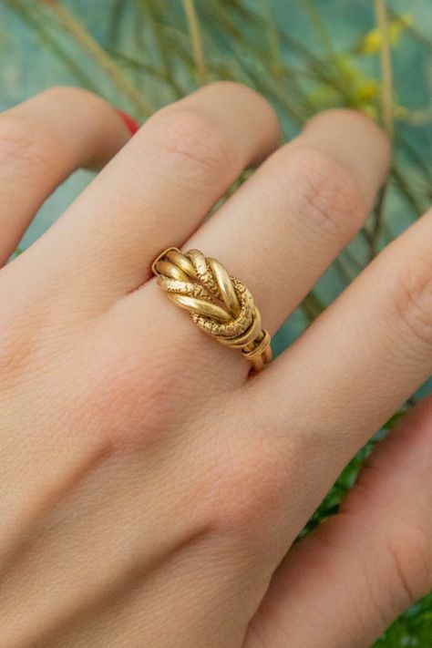 Victorian Gold Antique Knot Ring Latest Gold Ring Designs, Beautiful Gold Rings, Couple Ring Design, Gold Finger Rings, Ring Jewellery Design, New Gold Jewellery Designs, Modern Gold Jewelry, Gold Bridal Jewellery Sets, Gold Jewelry Stores