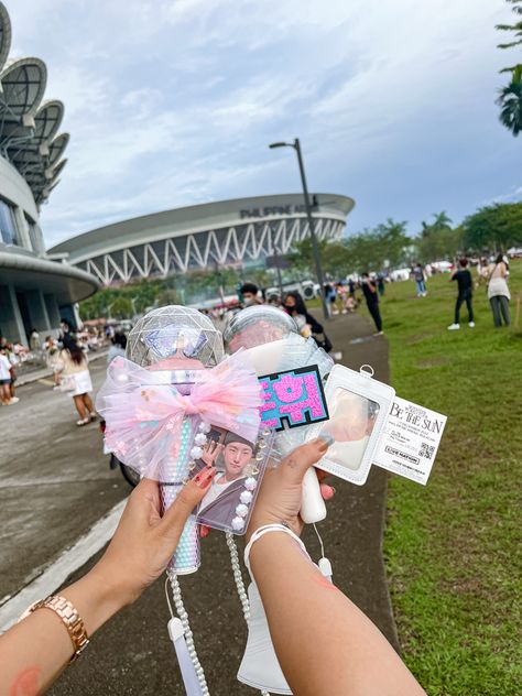 seventeen svt be the sun bets concert kpop lighstick caratbong Seventeen Concert Ticket, Concert Kpop Aesthetic, Svt Concert Aesthetic, Carat Outfit Concert, Kpop Concert Outfit Ideas Seventeen, Seventeen Concert Aesthetic, Seventeen Outfits Concert, Svt Concert Outfit, Seventeen Concert Outfit Ideas