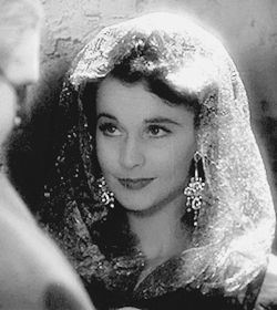 Vivien Leigh That Hamilton Woman, Viven Leigh, Hattie Mcdaniel, Lady Hamilton, Laurence Olivier, A Streetcar Named Desire, Vintage Hollywood Glamour, Vivien Leigh, Vintage Black Glamour