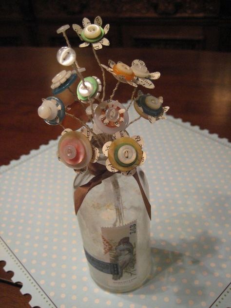 Button Projects, Button Creations, Button Bouquet, Button Ideas, Button Craft, Diy Buttons, Cute As A Button, Button Art, Button Jewelry