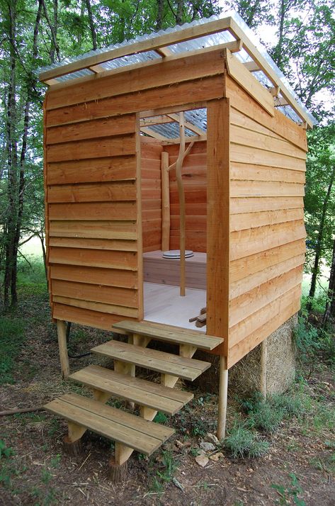 Outhouse Bathroom, Compost Toilet, Outside Toilet, Composting Toilets, Outdoor Bathroom Design, Outdoor Toilet, Outdoor Bath, Outdoor Sauna, Composting Toilet