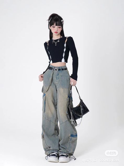 Peony Aesthetic, 2000s Japanese Fashion, Chinese Fashion Street, Street Outfits, Aesthetic Streetwear, Tomboy Outfits, Fairy Grunge, Grunge Style, Kpop Fashion Outfits