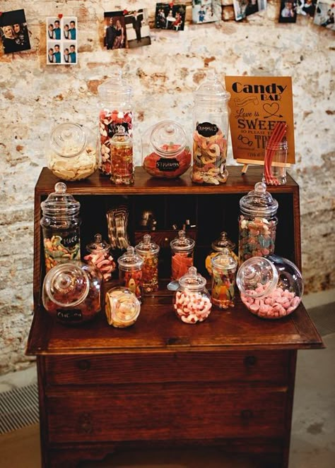 How To Set Up A Candy Bar At A Wedding Reception Effortlessly Wedding Sweetie Table, Sweets Table Wedding Rustic, Diy Sweet Table Wedding, Wedding Sweet Cart Ideas, Fall Wedding Candy Bar Ideas, Diy Wedding Candy Bar, Sweet Stand Ideas, Sweet Table Wedding Rustic, Wedding Sweet Station