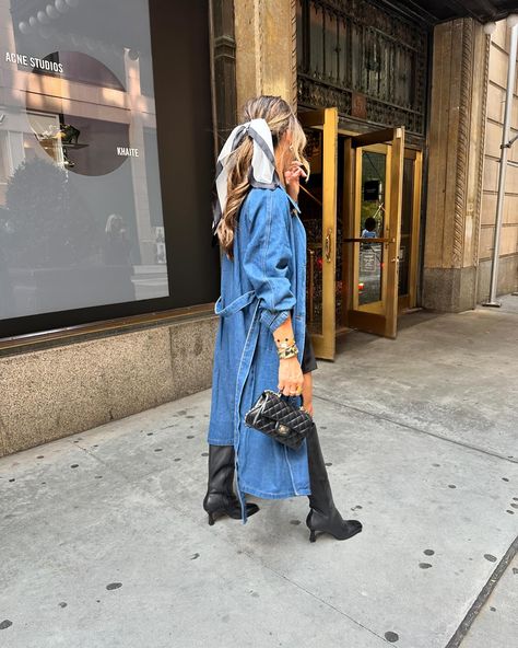 It’s the denim trench coat for me💙🤌🏻 #nyfw #outfit Comment LOVE NYC to receive outfit details directly to your DM #nyfashion #style #nyc Long Jean Coat Outfit, Long Denim Coat Outfit, Barn Coat Outfit, Blue Trench Coat Outfit, Denim Trench Coat Outfit, Denim Coat Outfit, Coated Jeans Outfit, Euro Winter, Trench Outfit