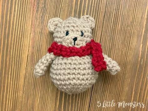 5 Little Monsters: Crocheted Bear Ornament Crochet Baby Ornament, Crochet Bear Ornament, Baby Christmas Crochet, Advent Ornaments, Crocheted Christmas Ornaments, Unusual Crochet, Crocheted Bear, Polar Bear Ornaments, Teddy Bear Ornament