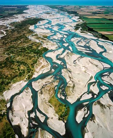 Braided Rakaia River (New Zealand) River Stream, Photography Beach, New Zealand Travel Guide, River Bed, New Zealand South Island, Scenic Photography, Take Better Photos, New Zealand Travel, Drone Photography