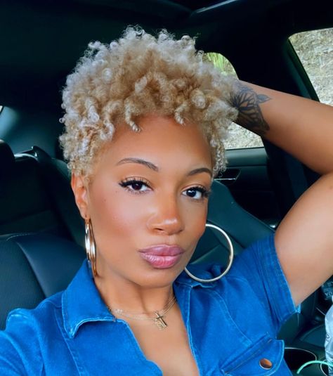 A vibe called blessed…… Rod Curls, Blonde Twa, Short Bleached Hair, Tapered Twa, Short Platinum Blonde Hair, Blonde Hair Goals, Blonde Natural Hair, Natural Hair Transitioning, Twa Hairstyles