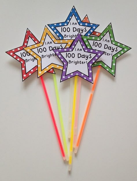 100 Días De Clases, 100th Day Of School Crafts, 100s Day, 100 Days Brighter, 100 Day Of School Project, February Ideas, Teaching Holidays, 100 Day Celebration, Teacher Notebook