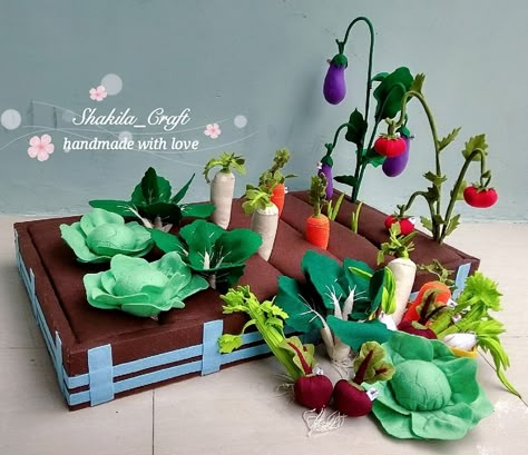 Felt Vegetable Garden, Felt Food Diy, Felt Play Food, Vegetable Garden Diy, Felt Food, Handmade Kids, Diy Felt, Felt Projects, Play Food