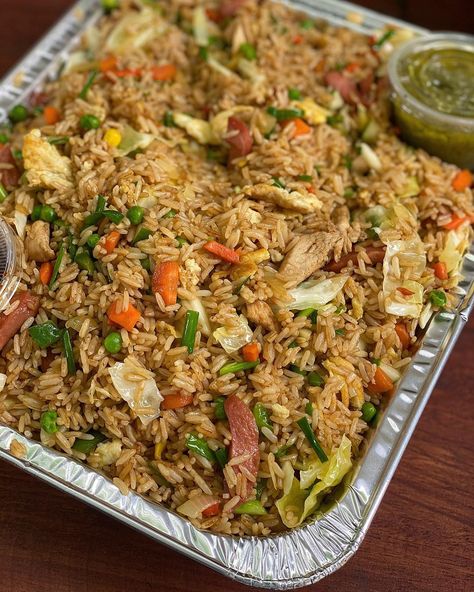 Menscook Catering & Logistics on Instagram: “Assorted Fried rice Pan🍃 Available this weekend! Gather your squad, have a feast! Gh250 with Grilled Chicken . Feeds 6 heads.  Assorted…” Ghana Fried Rice, Ghana Food, Ghanaian Food, African Recipes Nigerian Food, Cultural Food, Amazing Meals, African Cooking, Haitian Food Recipes, Simple Family Meals