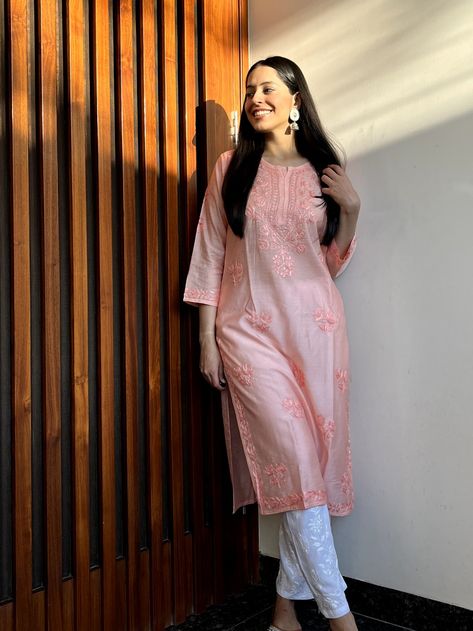 This peach kurta is a definite need Kurta Poses, Short Kurti Designs, Women Photoshoot, Chikankari Kurta, Short Kurti, Kurti Set, Bell Design, Mehndi Designs Book, Fashion Attire