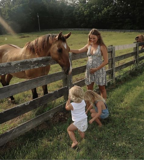 Dream Life House, Dream Family, Ranch Life, Future Mom, Future Lifestyle, Mommy Life, Best Mother, Family Goals, Perfect Life