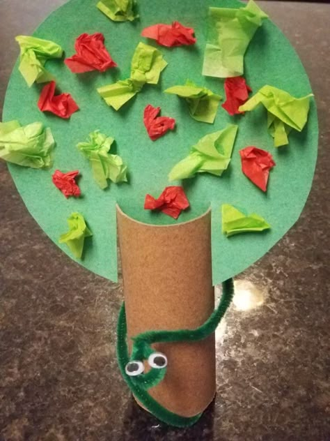 Adam and Eve Sin Craft - Toilet paper tube tree trunk, green paper circle treetop with tissue paper leaves and fruit and a pipe cleaner snake. Adam And Eve Craft, Bible Crafts Preschool, Sunday School Projects, Bible Crafts Sunday School, Story Crafts, Preschool Bible Lessons, School Crafts For Kids, Children's Church Crafts, Paper Circle