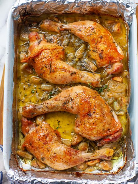 Chicken And Shallots Recipe, Chicken Casserole Recipes Videos, Chicken Rosemary Recipes, Chicken Drum Recipes, Mary Me Chicken Recipe Oven, Easy Catering Food Ideas, Rosemary Chicken Breast, Rosemary Dishes, Chicken Thyme