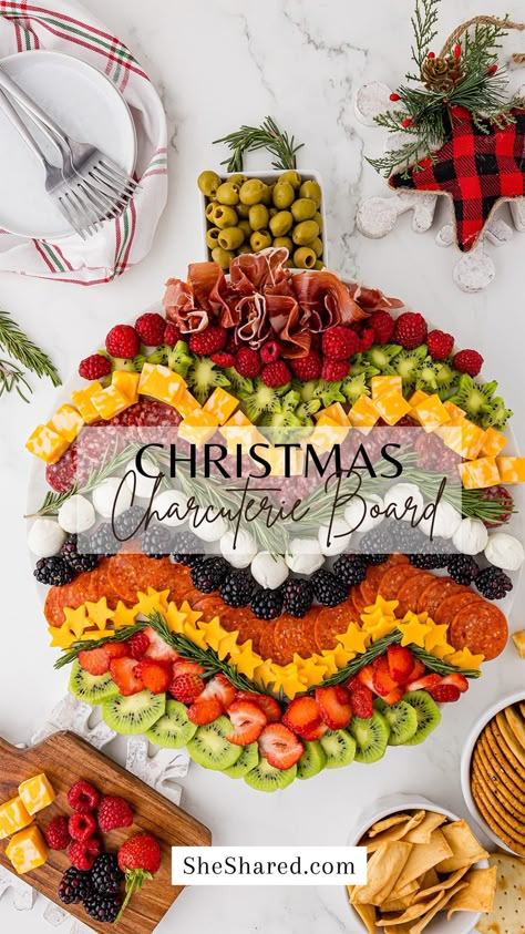 Christmas Charcuterie Board Christmas Dinner Board Ideas, Festive Christmas Charcuterie Board, Christmas Dip Board Ideas, Cold Meat Platter Ideas For Christmas, Ornament Charcuterie Board, Christmas Birthday Party Food Ideas, Christmas Birthday Food Ideas, Holiday Board Party, Seasonal Charcuterie Board