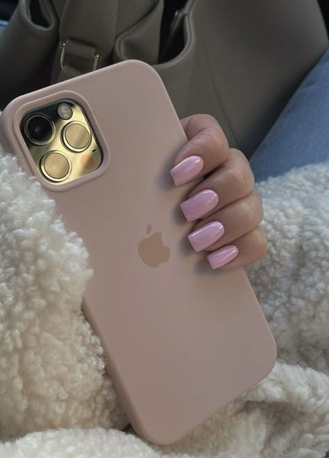 Pink Nails Simple, Rose Apple, Pretty Tote Bags, Creative Iphone Case, With Nails, Iphone Obsession, Iphone Cases Cute, Simple Rose, Tech Cases