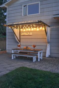 Summer Porch Decor, Diy Outdoor Lighting, House Door, Door Interior, Backyard Lighting, Backyard Diy Projects, Outside Ideas, Diy Pergola, Backyard Projects