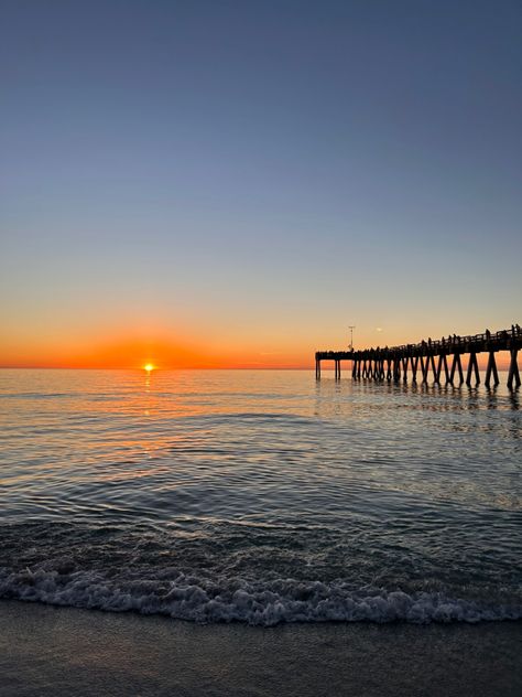 Sunrise Surf Aesthetic, Venice Beach Sunset, Kenzie Aesthetic, Sunny Beach Aesthetic, Beach Sunrise Aesthetic, Sunset Preppy, Preppy Florida, Sunset Sunrise Aesthetic, Cali Aesthetic