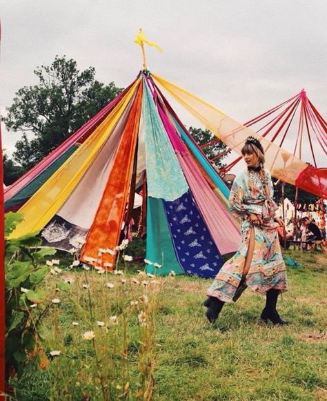 Festival Garden Party, Estilo Hippie, Hippie Life, Festival Vibes, Festival Design, Boho Chic Fashion, Woodstock, Glamping, Festival Fashion