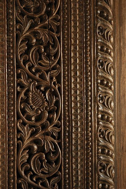 Ancient Wood Carving-0085 | Lankathilaka R.M.V Kandy | Flickr Wooden Carving Design, Ornamental Wood Carving, Wooden Bedroom Furniture Sets, Kerala Architecture, Medieval Pattern, Traditional Front Doors, Wood Carving Furniture, Wooden Sofa Set Designs, Front Door Design Wood