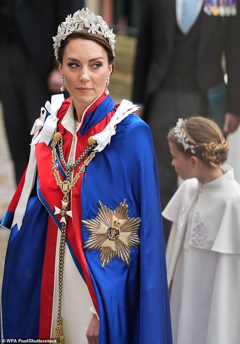 Coronation Fashion, Coronation Photos, Coronation Outfit, Royal Coronation, Coronation Gown, Prince Georges, Princesa Charlotte, Coronation Dress, Prins William