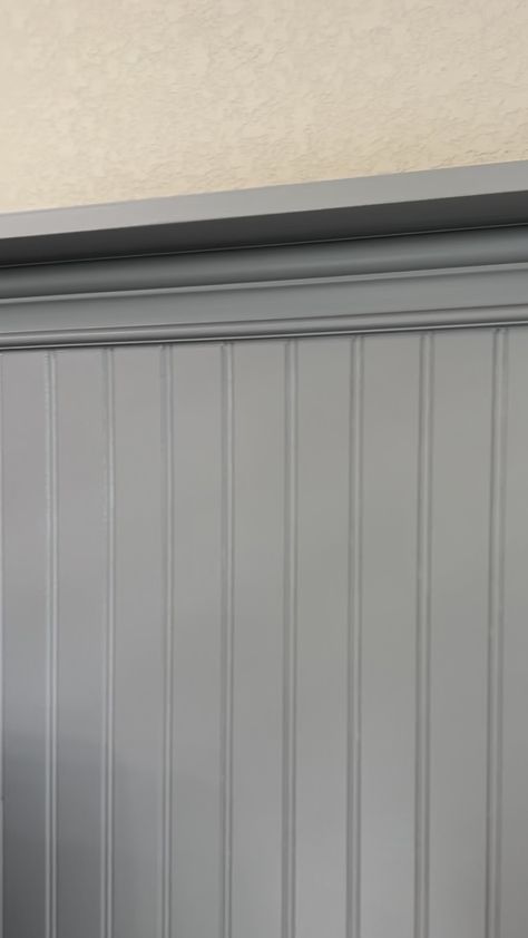 Bead Board With Chair Rail, Diy Half Paneled Walls, Cabin Beadboard Walls, Beadboard Guest Bedroom, Beadboard Bathroom Accent Wall, Gray Wainscoting Bedroom, Bead Board Wanes Coating, Beadboard Open Shelving, Beadboard Paneling Bathroom