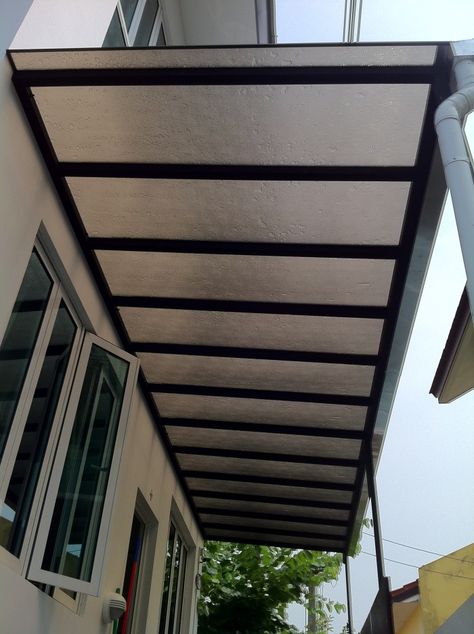 Policarbonato Polycarbonate Roof Panels, Polycarbonate Roof, Pergola Carport, Modern Roofing, Steel Pergola, Steel Roofing, Roof Architecture, Canopy Design, Pergola With Roof